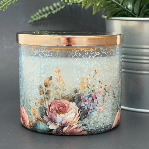 BBW Dressed In White Bath & Body Works 3 Wick Candle - Picture 2 of 10